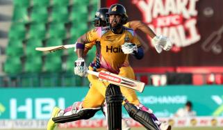 پشاور کی 8ویں فتح، کراچی کو 7 وکٹوں سے شکست