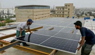 سولر سسٹم لگوانے والے صارفین کیلئے نیپرا لائسنس لازمی قرار