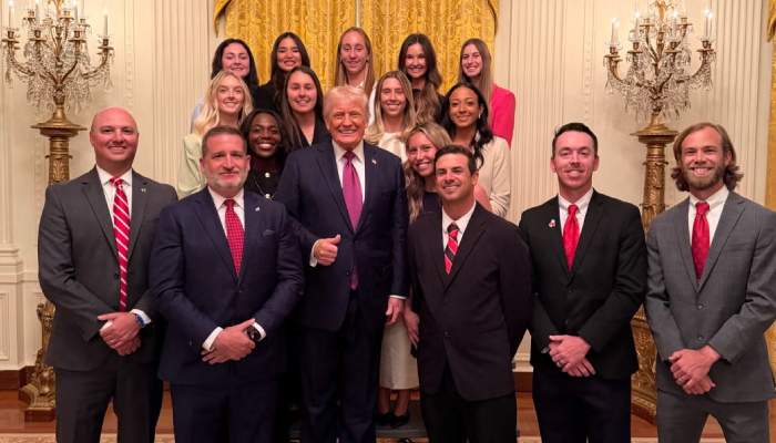 Trump photo blocking women’s tennis team at White House draws criticism