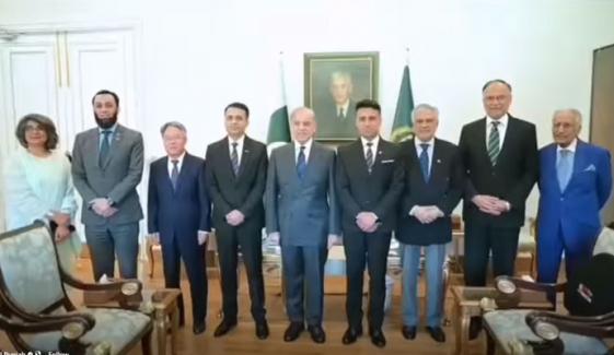 وزیرِاعظم شہباز شریف سے خلاء باز خرم داؤد اور محمد ذیشان علی کی ملاقات