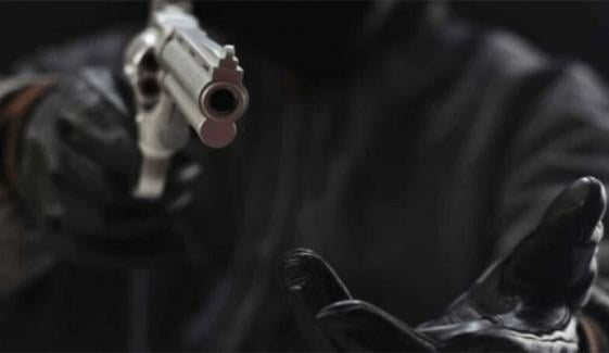 کراچی ایئرپورٹ جانے والے نوجوان سے ہزاروں ڈالر ڈیجیٹل کرنسی اور سامان لوٹ لیا گیا