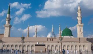 پاکستانی عازمینِ حج کے ابتدائی قافلے کی روضۂ رسول ﷺ پر حاضری