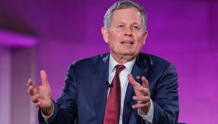 سینیٹر اسٹیو ڈینس — فائل فوٹو