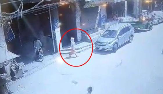 لاہور: 3 بچوں کو قتل کرنیوالی ماں 5 روزہ جسمانی ریمانڈ پر پولیس کے حوالے