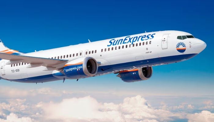 Sun Express flight to Edinburgh declares mid-air emergency over the North Sea