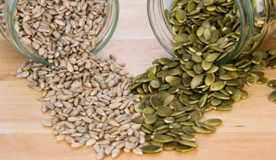 کدو یا سورج مکھی: زیادہ فائدہ مند بیج کس کے ہیں؟