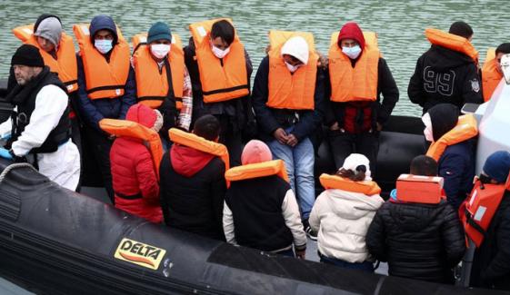 برطانیہ کا مسترد افغان پناہ گزینوں کی واپسی پر غور