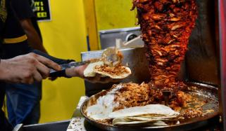 رائیونڈ میں زہریلا شوارما کھانے سے بچی جاں بحق، ماں اور بھائی کی حالت تشویشناک