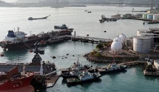 امریکا نے چین کی آئل ریفائنری پر ایرانی تیل خریدنے پر پابندی عائد کر دی