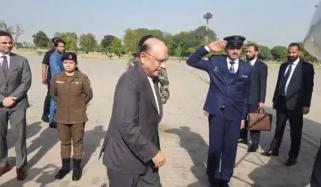 صدر آصف علی زرداری 5 روزہ دورے پر چین روانہ ہو گئے