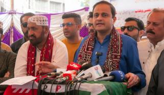 مرتضیٰ وہاب نے لانڈھی اسپورٹس کمپلیکس کا افتتاح کردیا