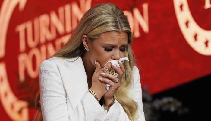 Erika Kirk breaks down in tears after WHCD shooting, rushes out of venue
