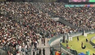 وزیراعظم سے شائقین کا پی ایس ایل میچز اسٹیڈیم میں دیکھنے کی اجازت دینے کا مطالبہ