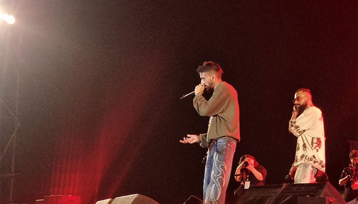 کراچی کے ساحل پر شاندار میوزیکل کنسرٹ، بین الاقوامی شہرت یافتہ سنگرز کی پرفارمنس