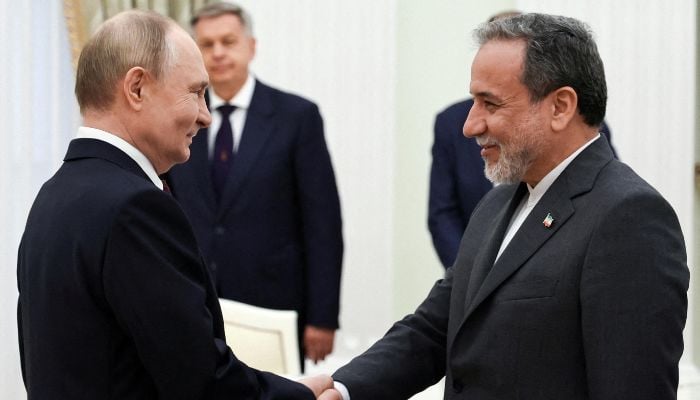 Putin and Araghchi meet in Moscow after Islamabad peace talks stall