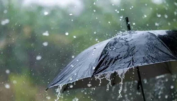 ملک مختلف اضلاع میں کہیں ہلکی اور کہیں تیز  بارش