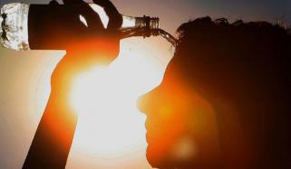 کراچی میں شدید گرمی، آج پارہ کتنے درجے اوپر جانے کا امکان؟