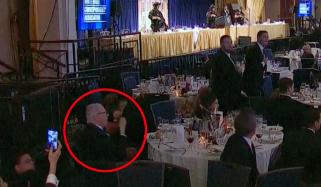 وائٹ ہاؤس فائرنگ، ایک شخص کا پُرسکون انداز وائرل