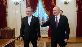 کیا مشکل وقت میں روس ایران کیلئے معاشی سہارا بنے گا؟