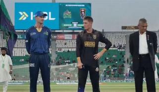 پی ایس ایل 11: حیدر آباد کنگزمین کا ملتان سلطانز کے خلاف ٹاس جیت کر فیلڈنگ کا فیصلہ