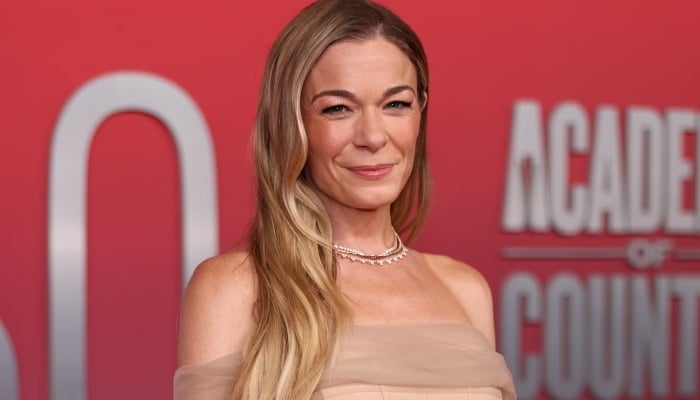 LeAnn Rimes forced to cancel two shows due to severe illness