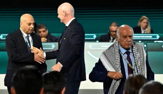 فیفا اجلاس: صدر فلسطین فٹبال فیڈریشن کا نائب صدر اسرائیل فٹبال فیڈریشن سے مصافحہ کرنے سے انکار