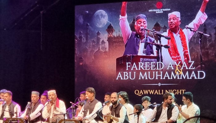 صدارتی ایوارڈ یافتہ قوال فرید ایاز نے صوفیانہ موسیقی پیش کر کے دل جیت لیے