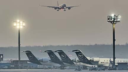 UK govt approves plans allowing airlines to cancel flights in advance over fuel shortages