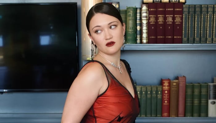 Isa Briones confronts chaos as hooting interrupts Broadway performance