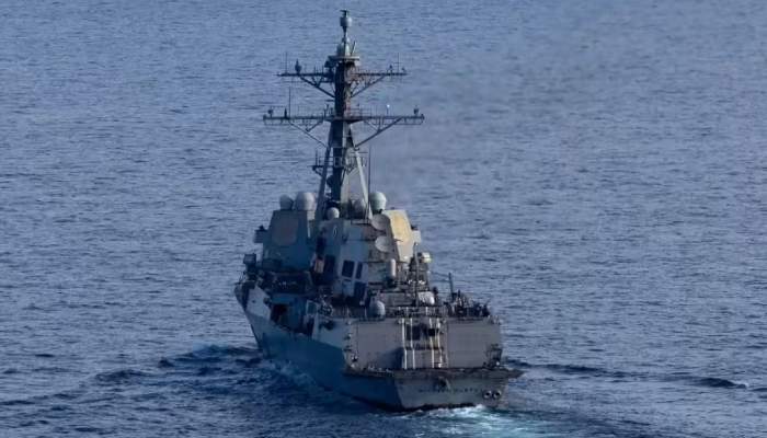 IRGC issues ‘serious warning’ as two US ships cross Strait of Hormuz