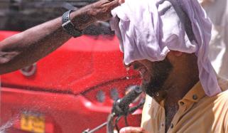 کراچی میں آج رواں سال کا گرم ترین دن ریکارڈ، درجہ حرارت 44.1 ڈگری سینٹی گریڈ تھا