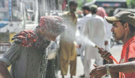 کراچی گرمی کی لپیٹ میں، آج پارہ 39 ڈگری تک پہنچنے کا امکان