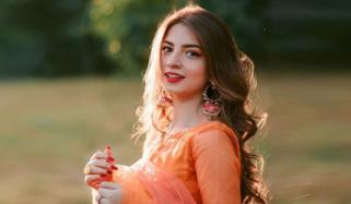 میرے ساتھی اداکاروں سے تعلق یا شادی کی افواہیں والدین کو پریشان کر دیتی ہیں: دنانیر مبین
