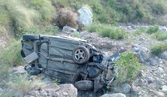 سوات: گاڑی گہری کھائی میں گرنے سے 11 افراد جاں بحق