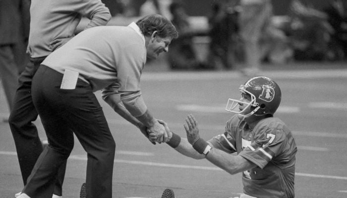 Craig Morton’s historic 18-year career began with the Dallas Cowboys