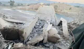 بنوں: نامعلوم افراد نے ریڑہ پل بارودی مواد سے اڑا دیا
