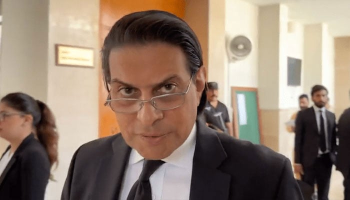 سلمان اکرم راجہ---فائل فوٹو