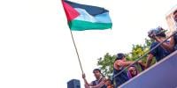 ہسپانوی فٹبالر کا فتح کے جشن کے دوران فلسطینی پرچم لہرا کر اظہارِ یکجہتی