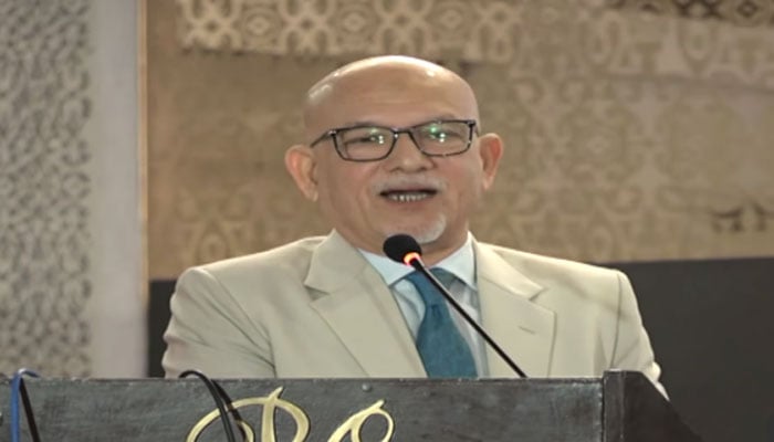 ایم ڈی جنگ گروپ شاہ رُخ حسن(ویڈیو گریب)۔