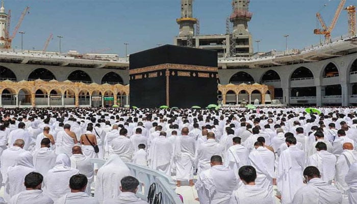 13 لاکھ عازمین حج نے مسجد الحرام و مسجد نبوی میں نماز جمعہ ادا کی