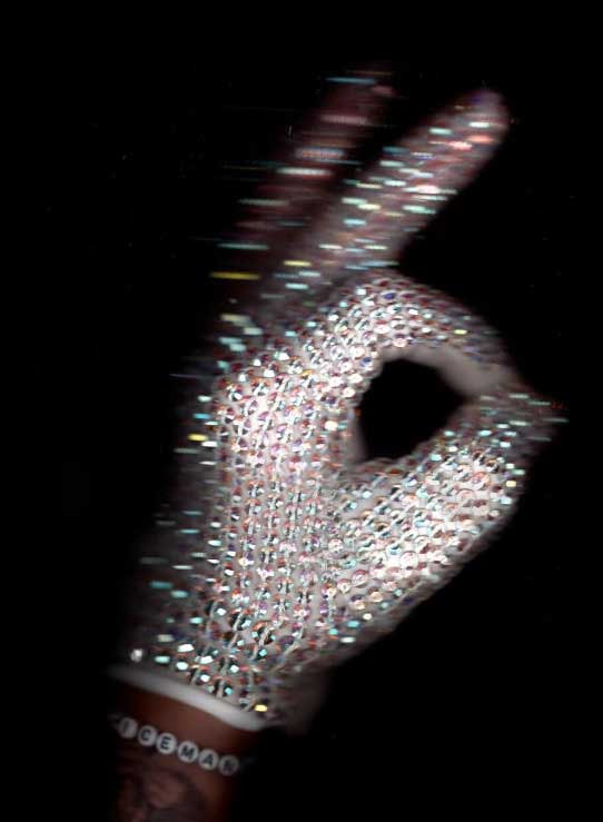 Drake Iceman cover sparks Michael Jackson glove theory with subtle Taylor Swift nod