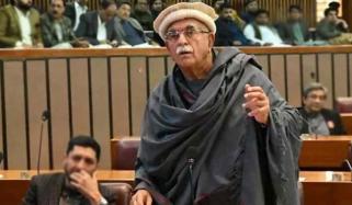 حکومت بتائے بانیٔ پی ٹی آئی سے کب ملاقات کروائے گی؟ محمود خان اچکزئی کا ایوان میں سوال