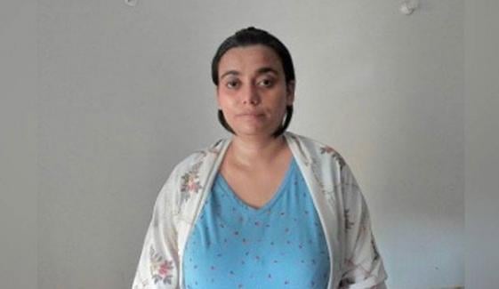 پنکی کسٹمرز کو منشیات کیسے پہنچاتی تھی؟