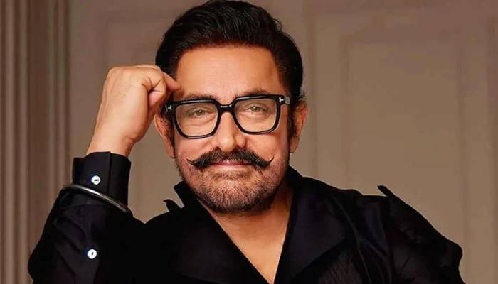 Aamir Khan sets record straight on ghost-directing speculation