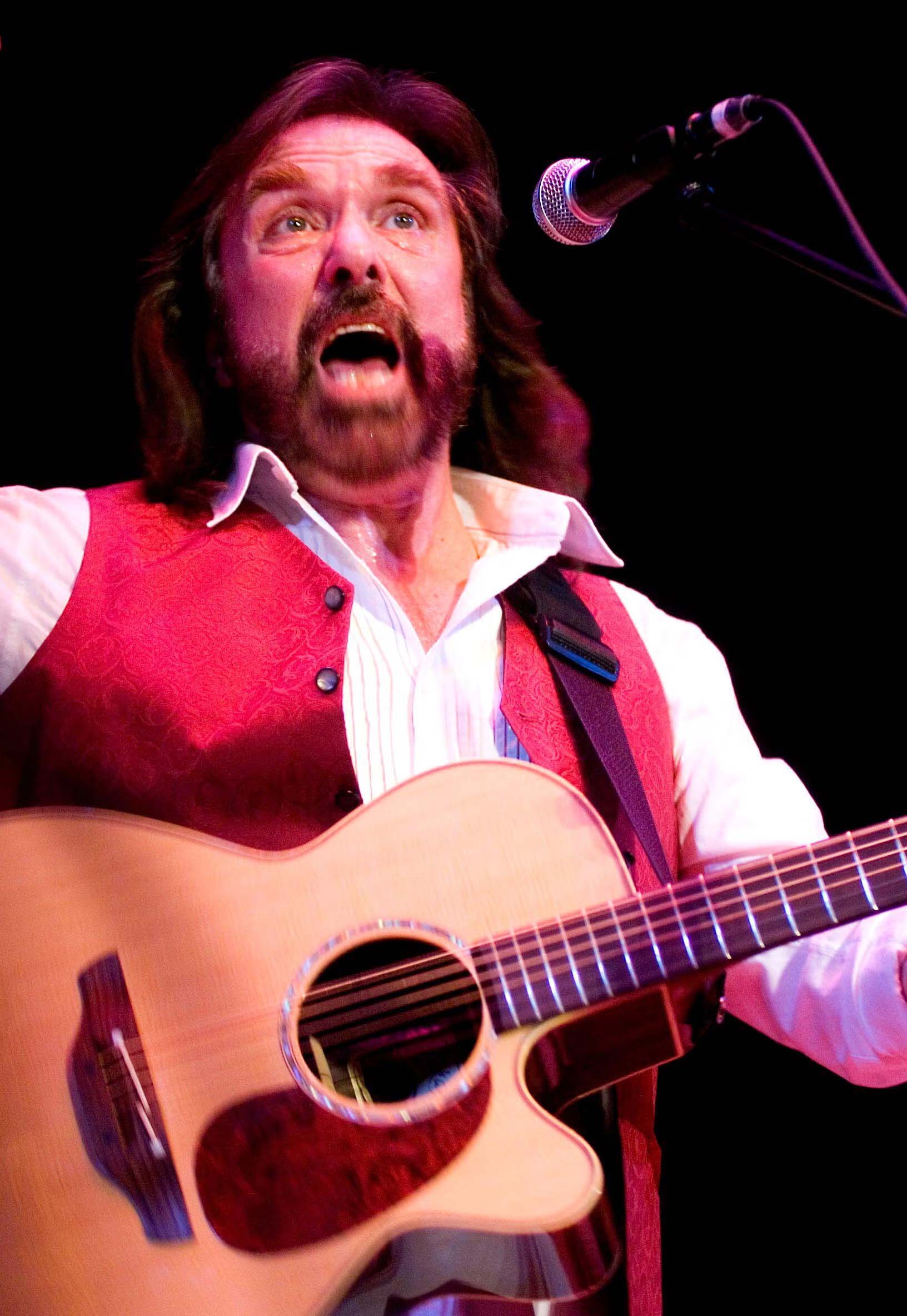 Dr Hooks frontman Dennis Locorriere passes away at 76: Cause of death revealed