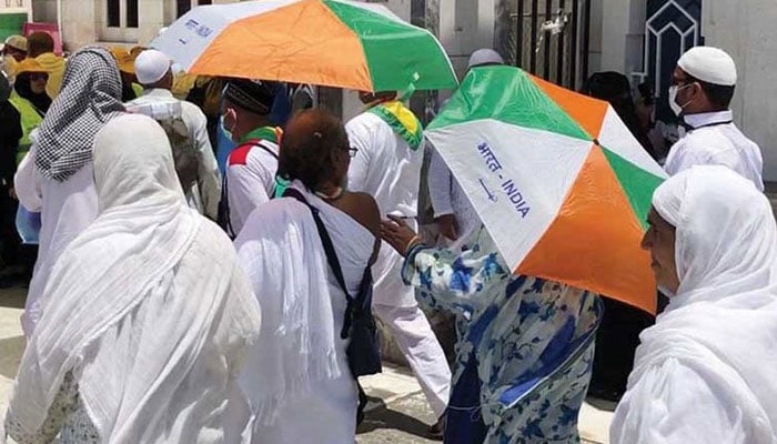 مودی حکومت حاجیوں کی جاسوسی کرنے لگی، تہلکہ خیز انکشاف