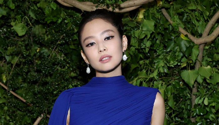 BLACKPINKs Jennie breaks silence after explosive mirror controversy