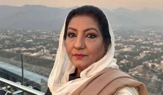 عشرت فاطمہ کا سینئر فنکاروں کی بڑھتی عمر پر تنقید کرنیوالوں کو کرارا جواب