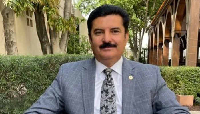 فیصل کریم کنڈی - فوٹو: فائل