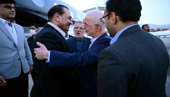Pakistani officials depart Tehran after high-stakes visit